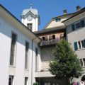 Führung durch die Grüninger Altstadt: Schlosshof mit Kirche